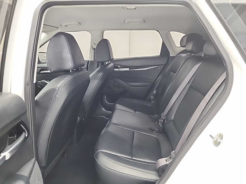 KIA Seltos - Vista 12