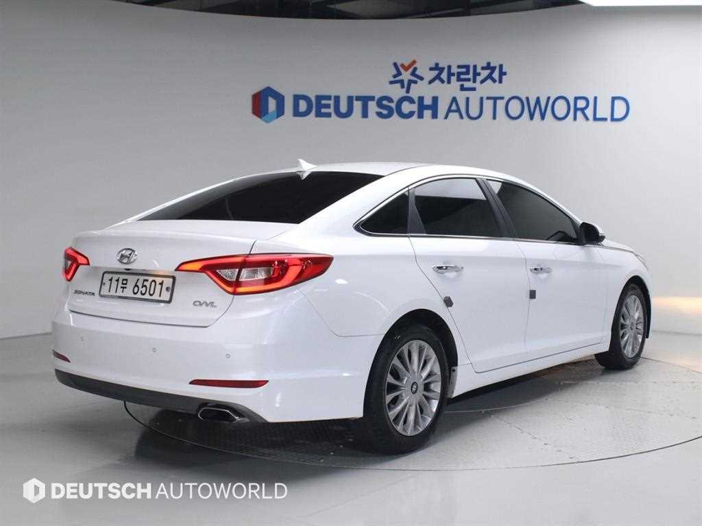 HYUNDAI Sonata - Vista 3