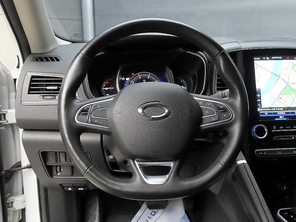 SAMSUNG QM6 - Vista 9