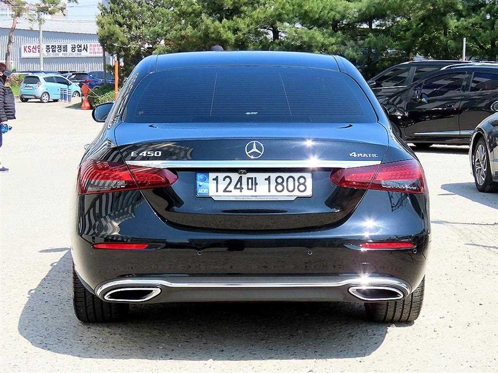 Mercedes Benz E class - Vista 4
