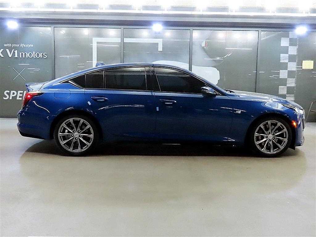 Cadillac CT5 - Vista 3
