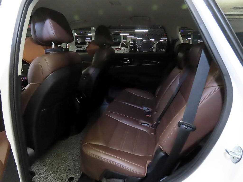 KIA Sorento - Vista 7