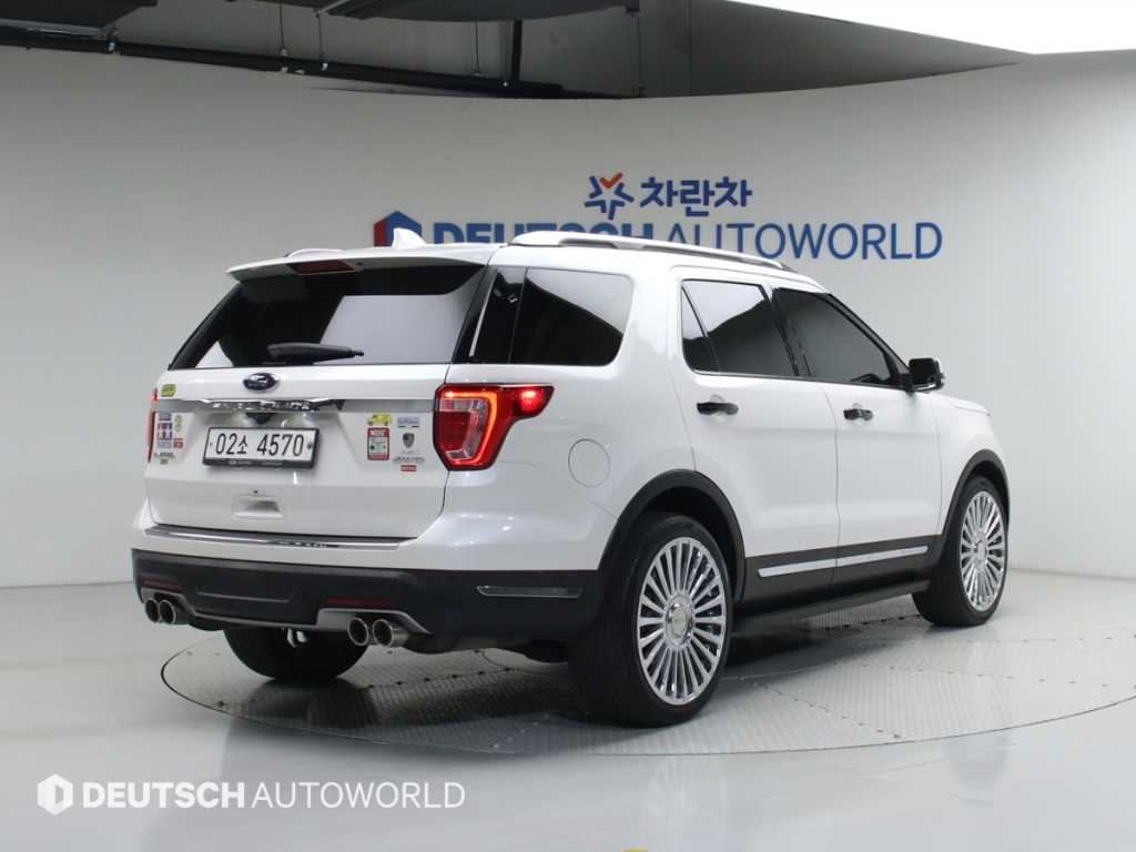 Ford Explorer - Vista 3
