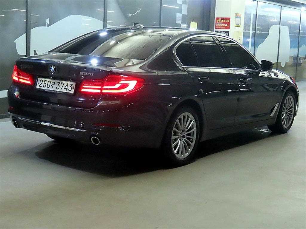 BMW 5 Series - Vista 4