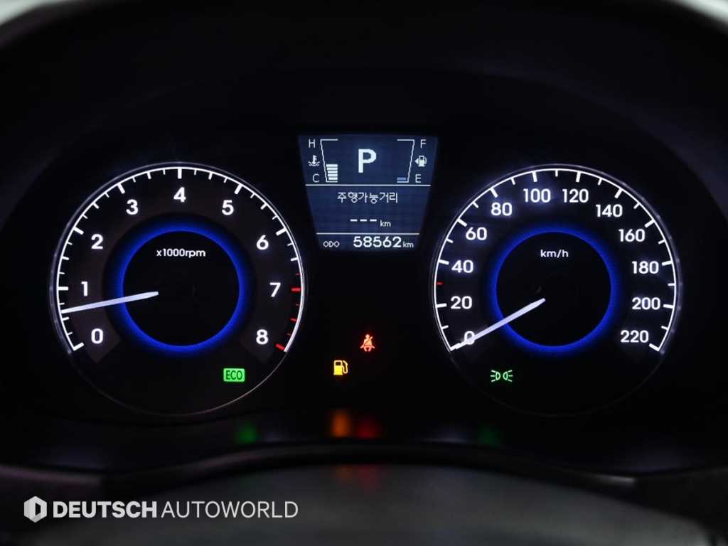 HYUNDAI Accent - Vista 8
