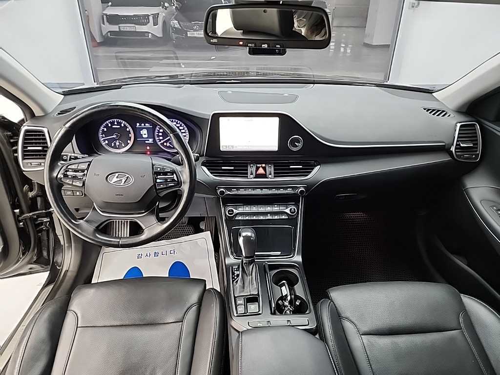 HYUNDAI Grandeur - Vista 7