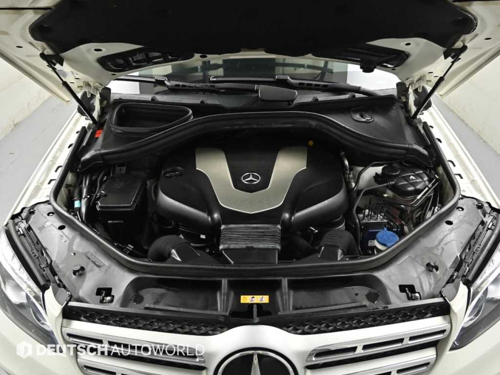 Mercedes Benz GLS Class - Vista 6