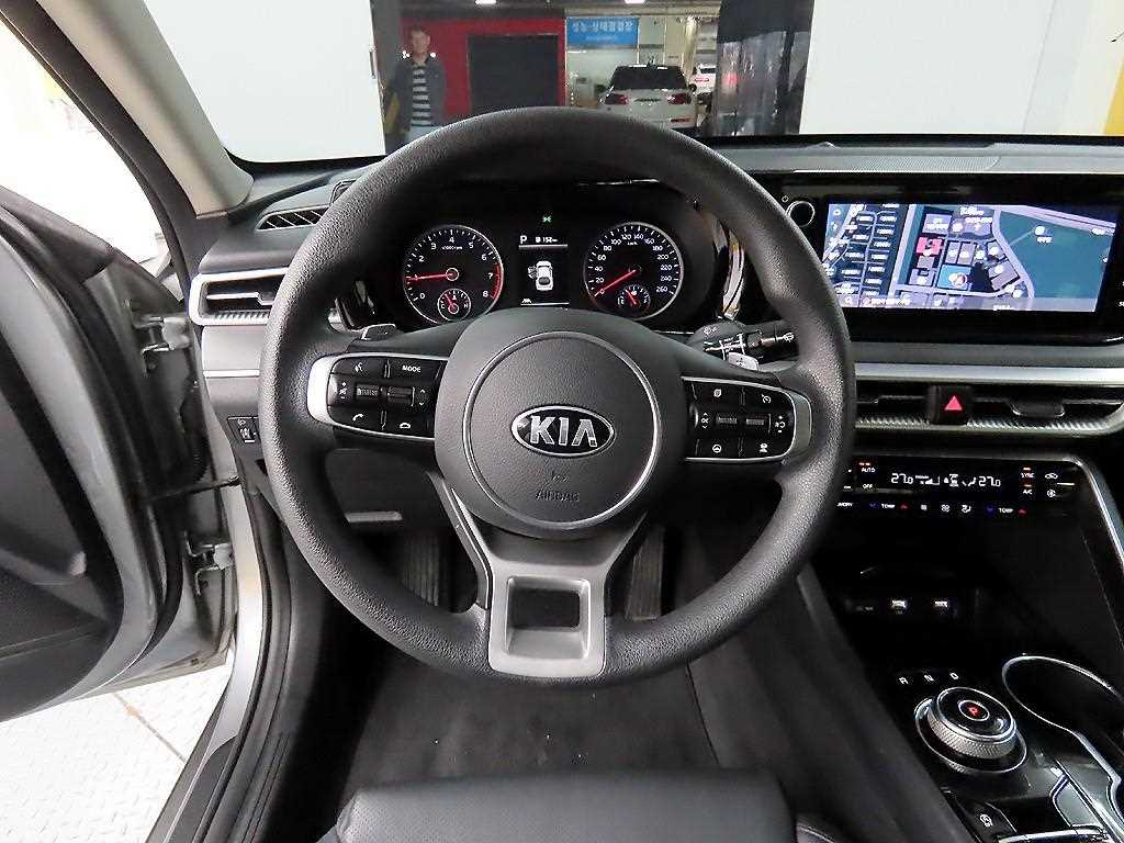 KIA K5 - Vista 9