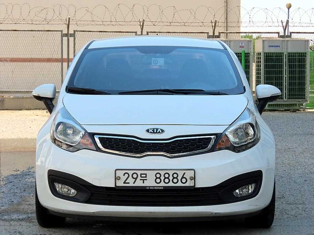 KIA Pride 2012 Blanco - Importación desde Corea - HF Imports Iquique - Foto 1