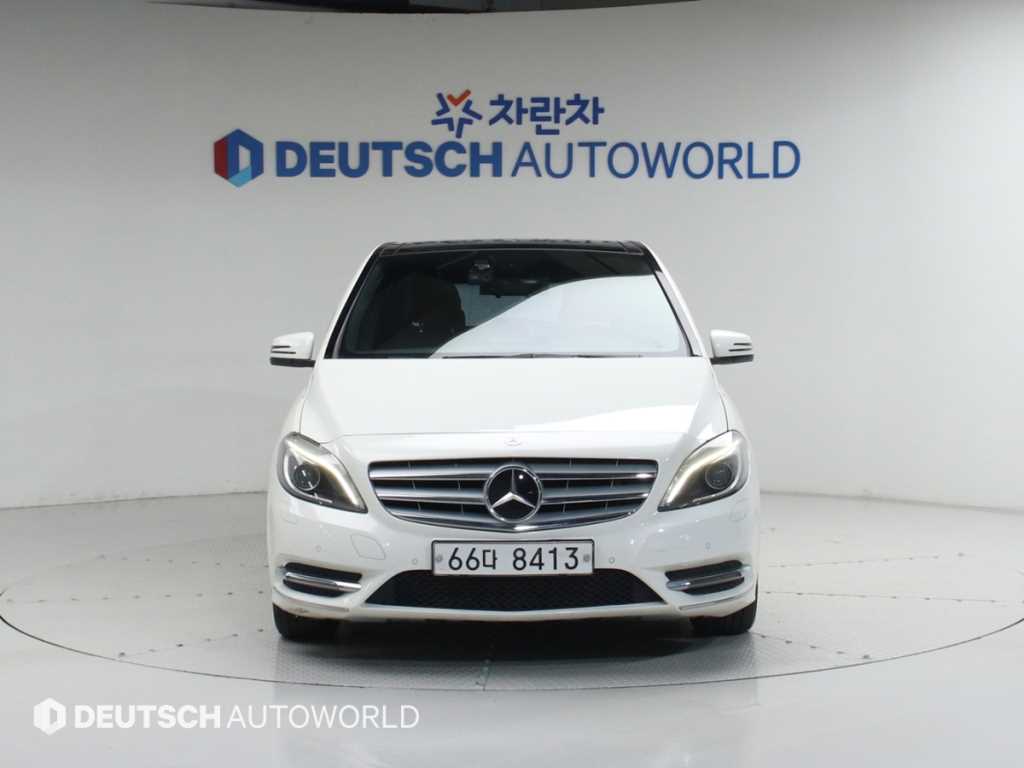 Mercedes Benz B Class (MY B) - Vista 3