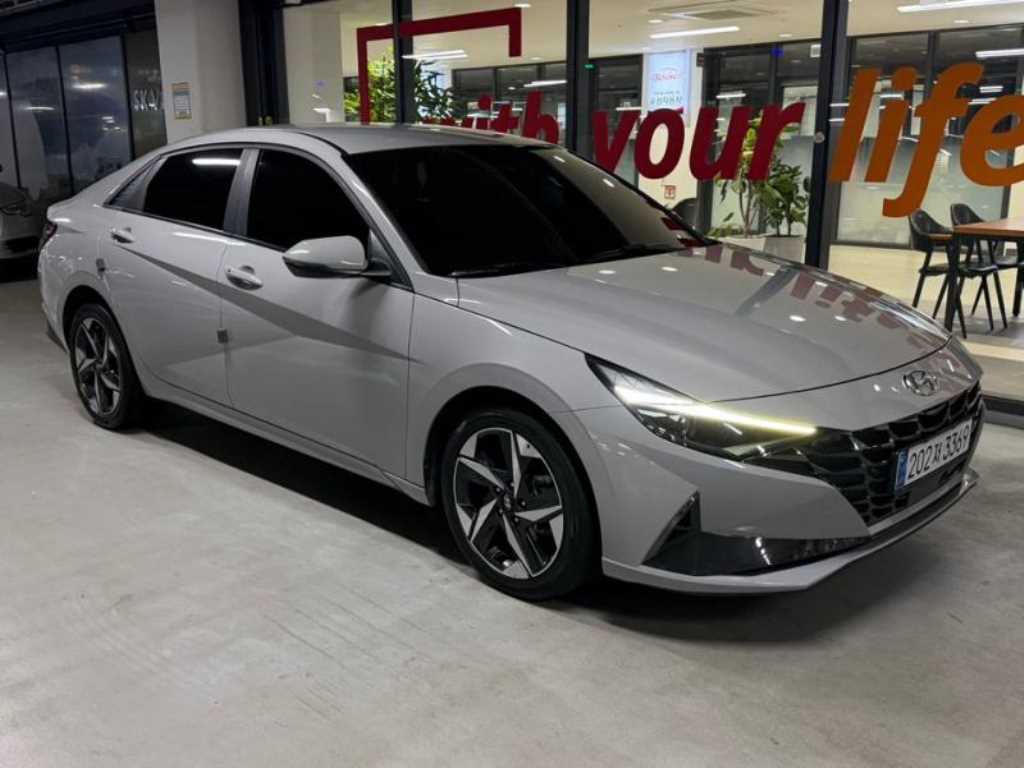 HYUNDAI Avante - Vista 2