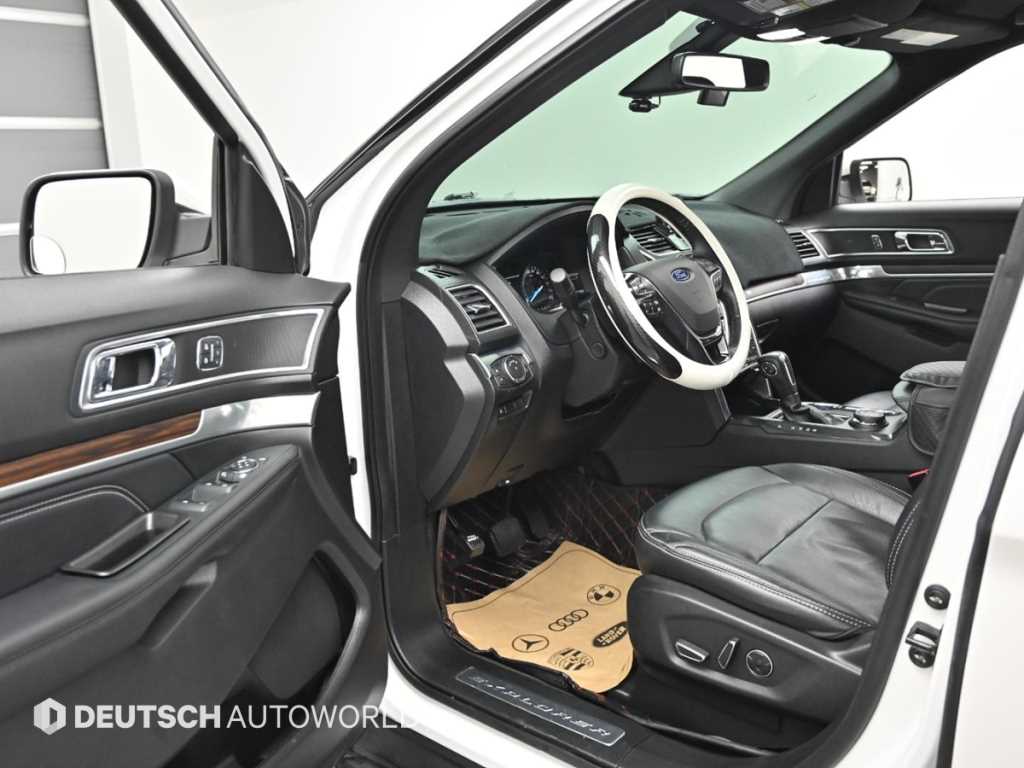 Ford Explorer - Vista 11