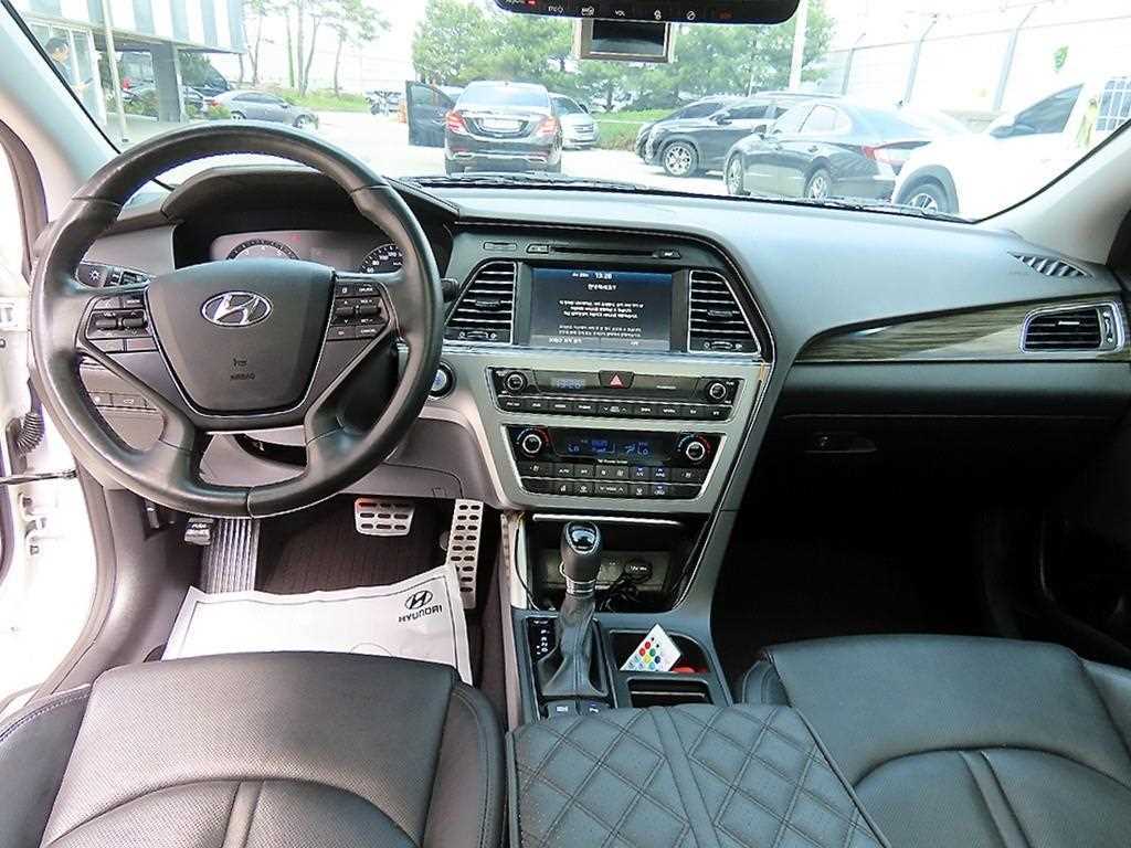 HYUNDAI Sonata - Vista 7