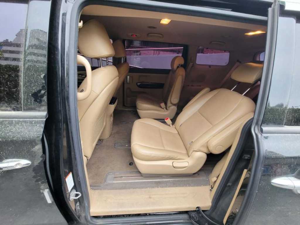 KIA Carnival - Vista 9