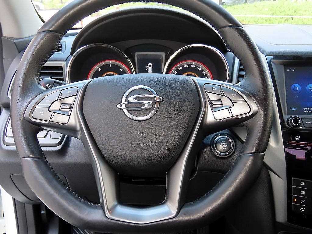 Ssangyong Tivoli - Vista 8