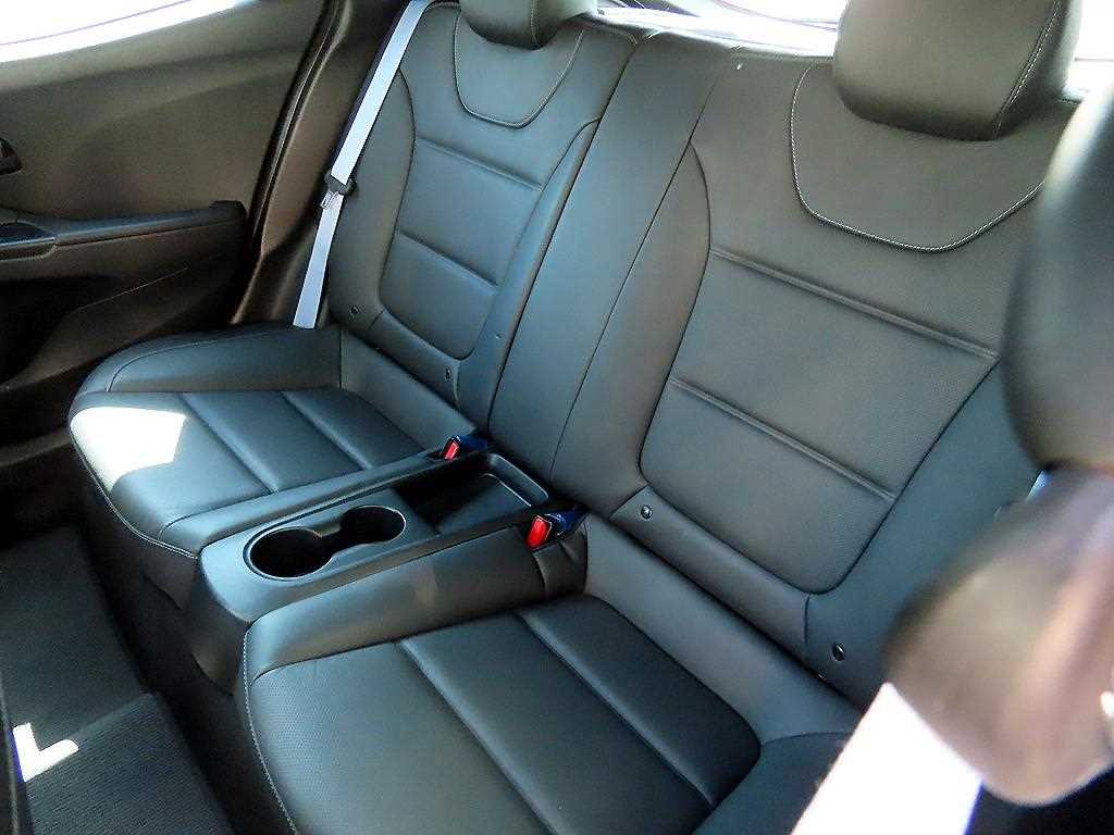 HYUNDAI Veloster - Vista 6