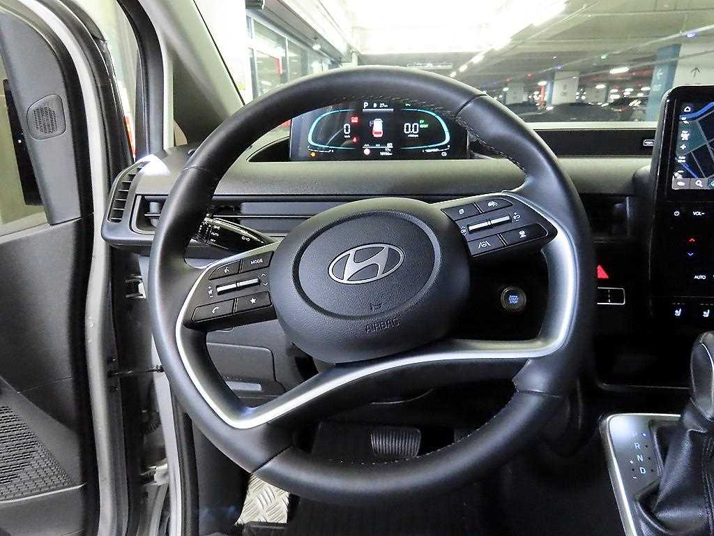 HYUNDAI Staria - Vista 8