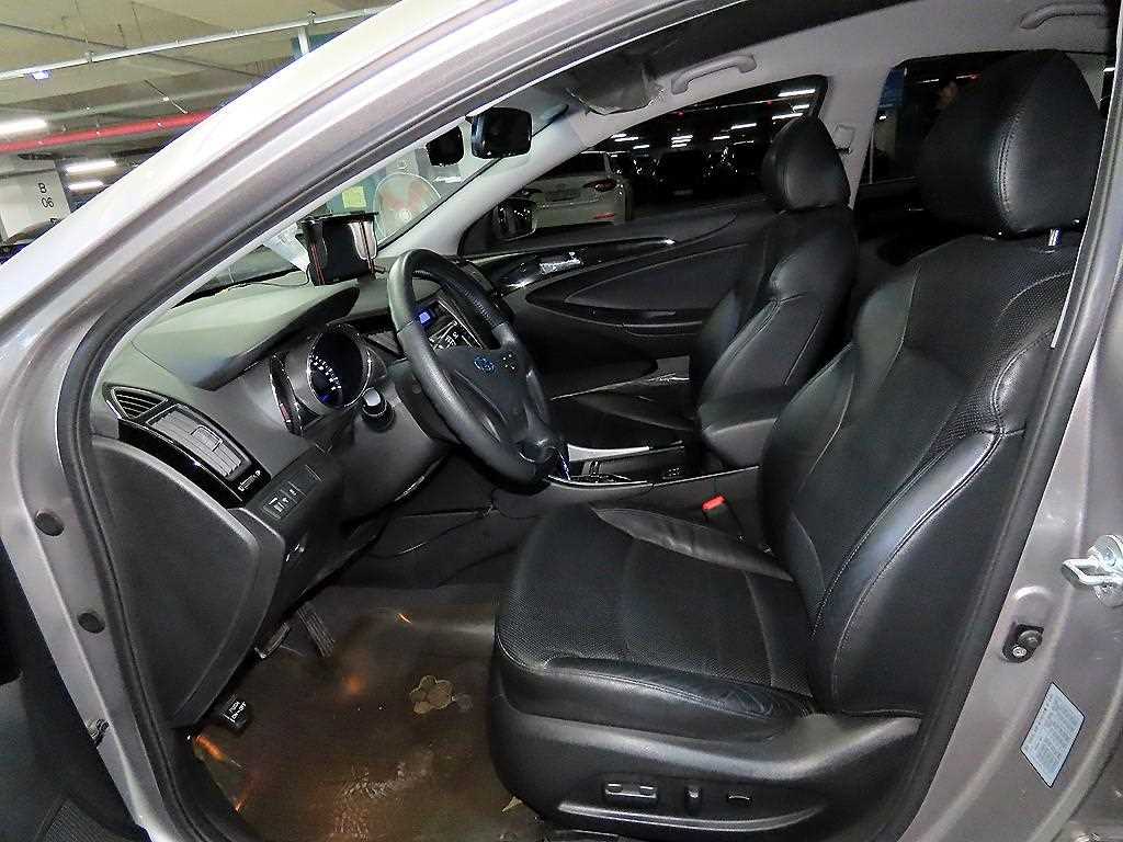 HYUNDAI Sonata - Vista 6