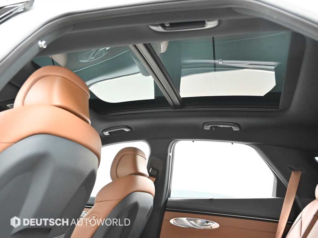 Genesis GV70 - Vista 6