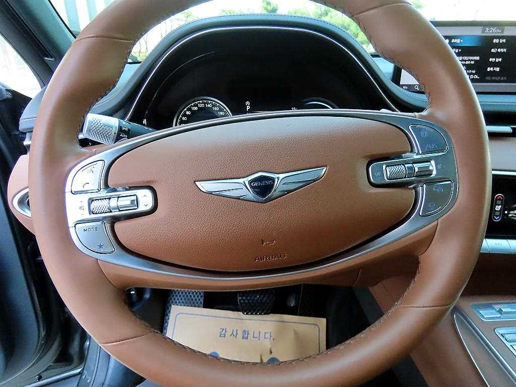 Genesis GV70 - Vista 8