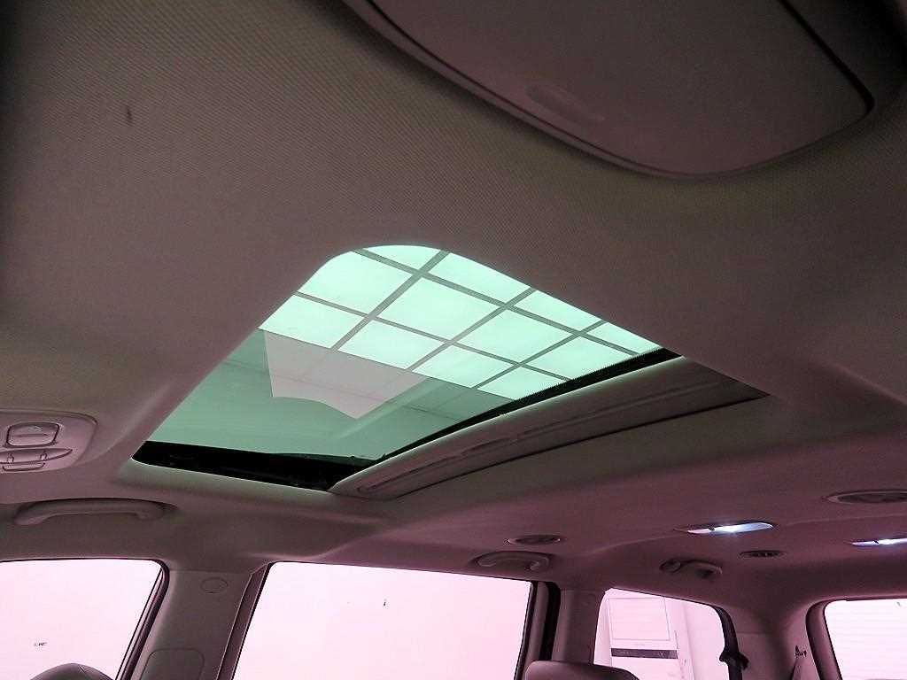 KIA Carnival - Vista 10
