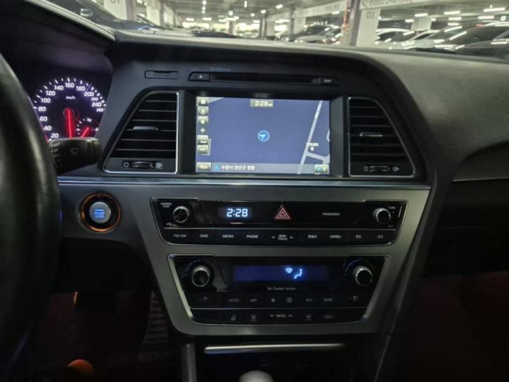 HYUNDAI Sonata - Vista 10