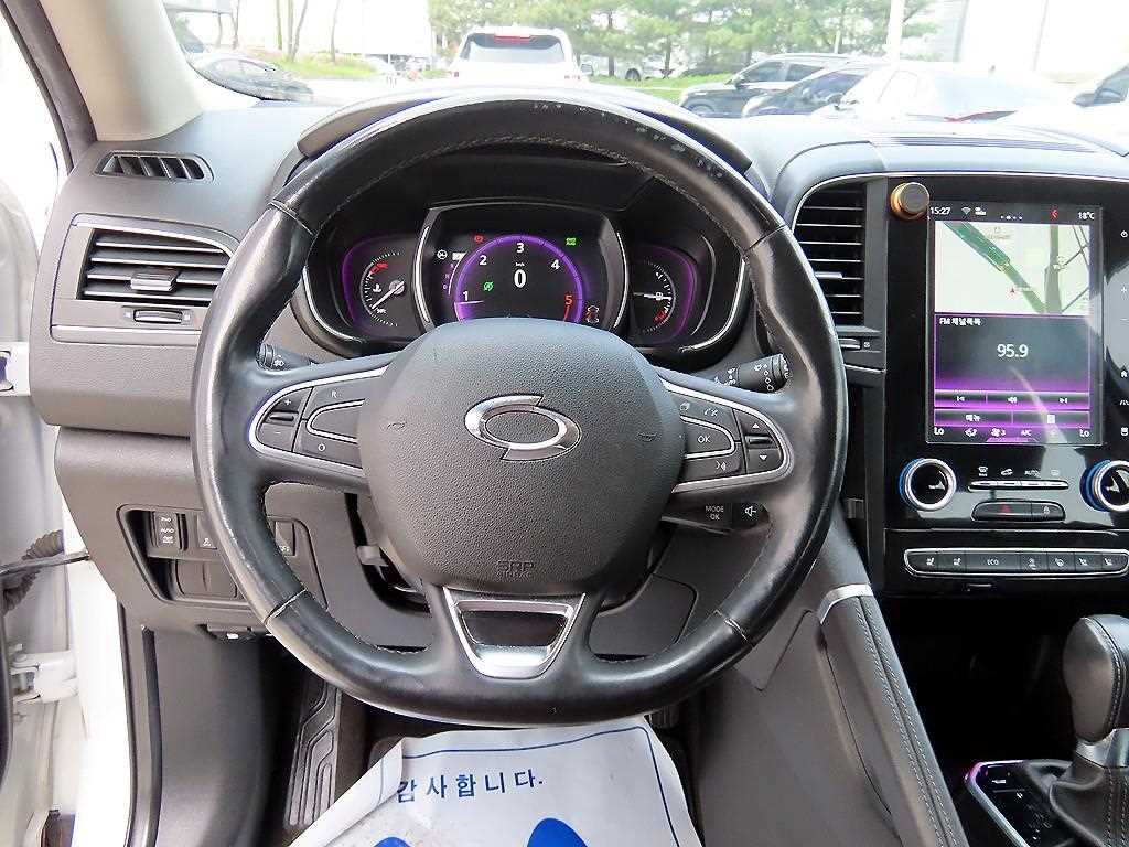 SAMSUNG QM6 - Vista 8