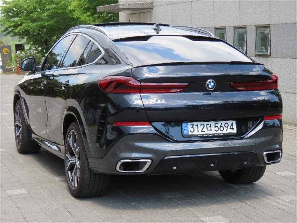 BMW X6 - Vista 4