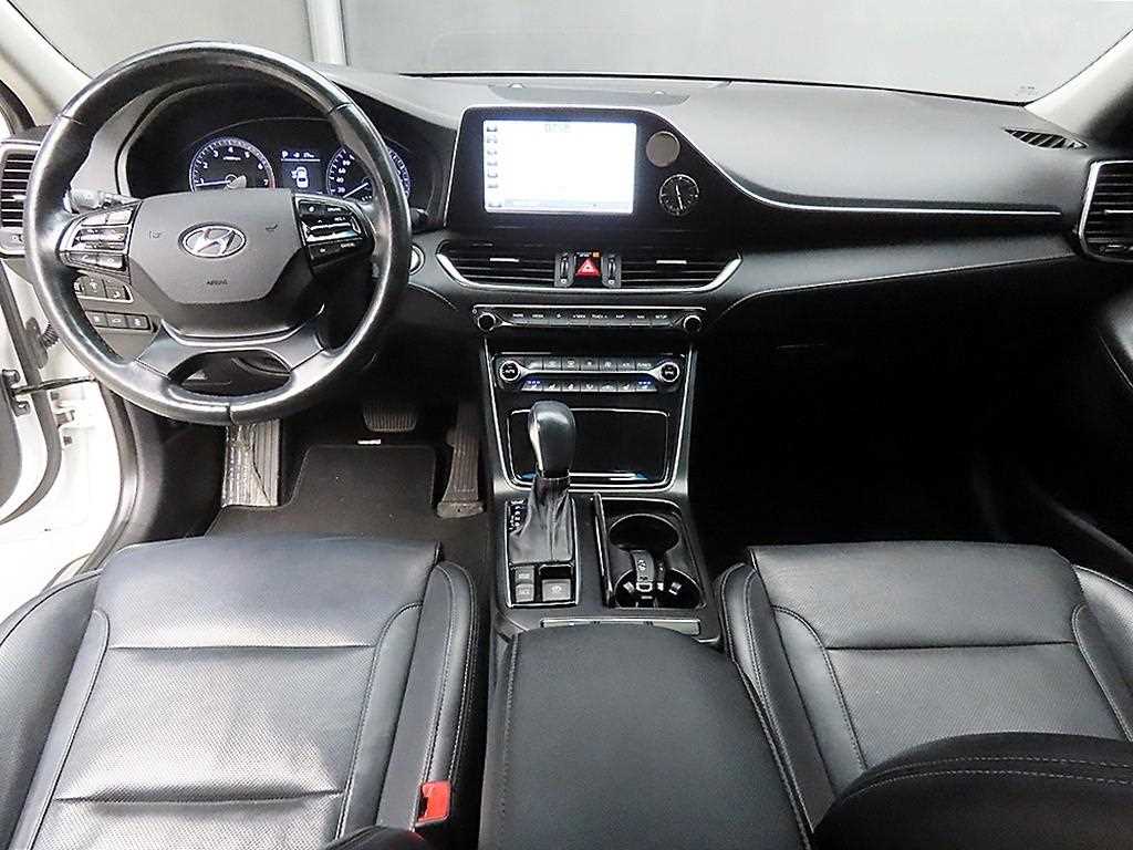 HYUNDAI Grandeur - Vista 7