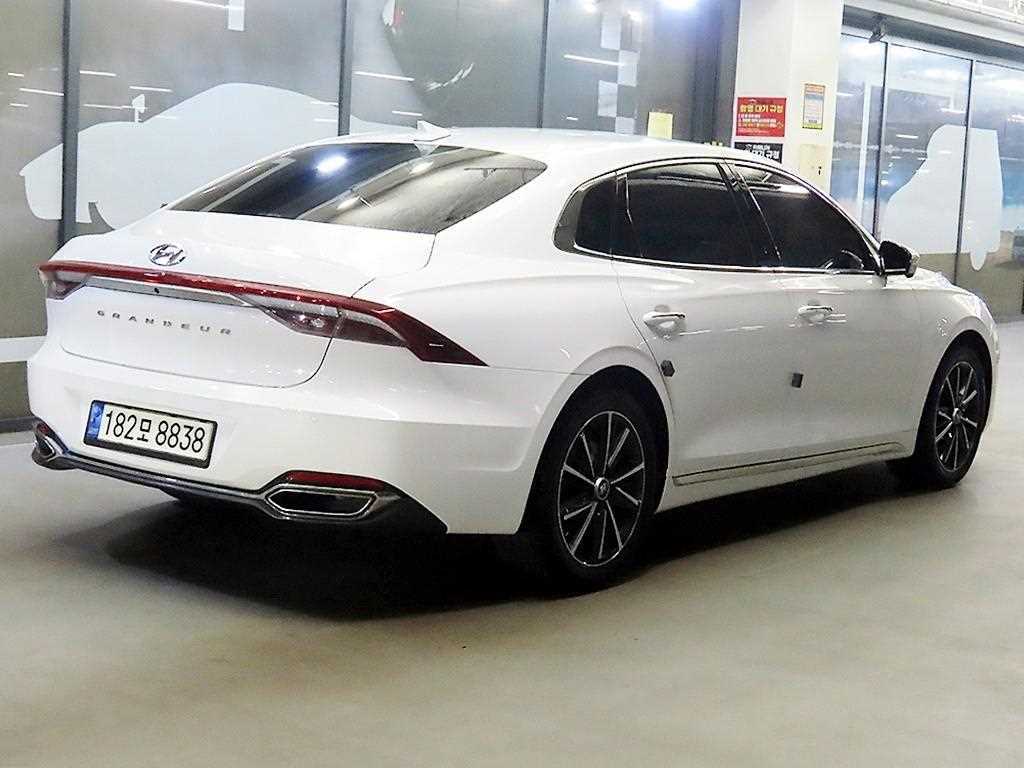 HYUNDAI Grandeur - Vista 4
