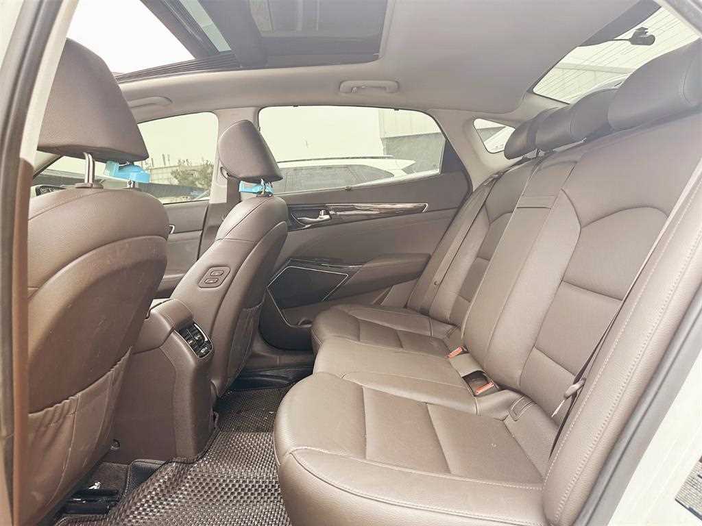 KIA K7 - Vista 10