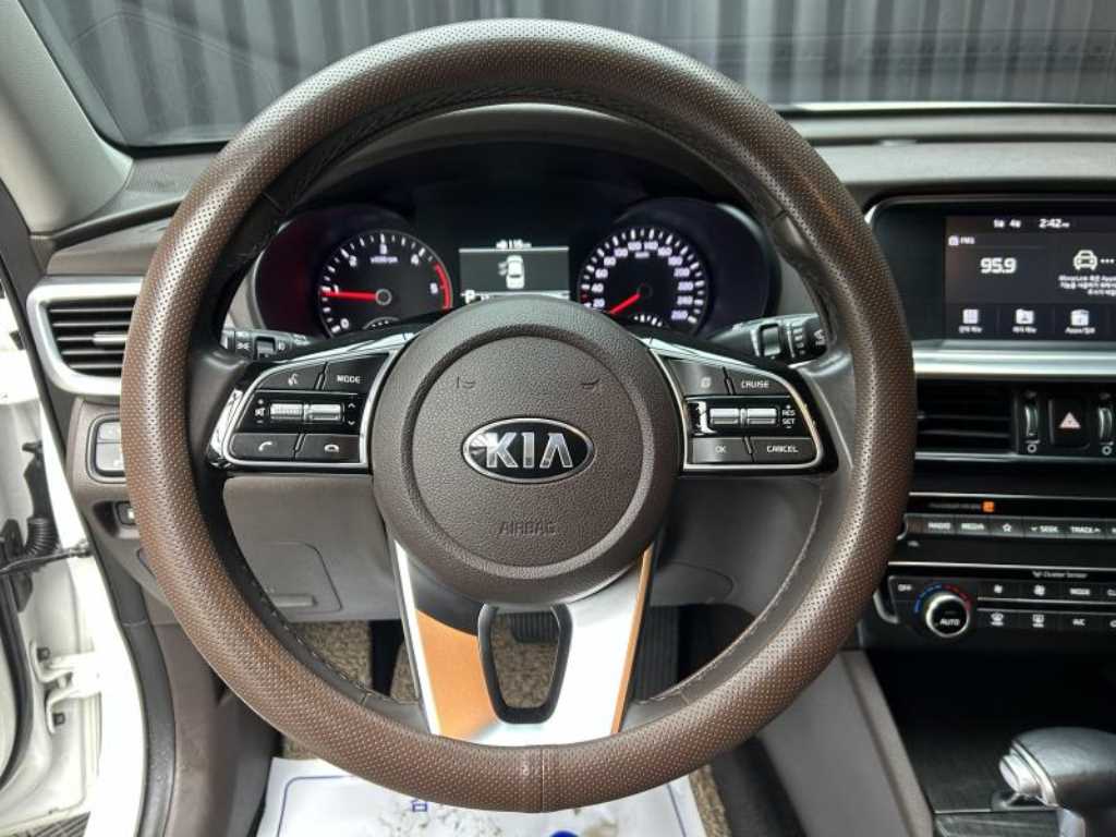KIA K5 - Vista 8