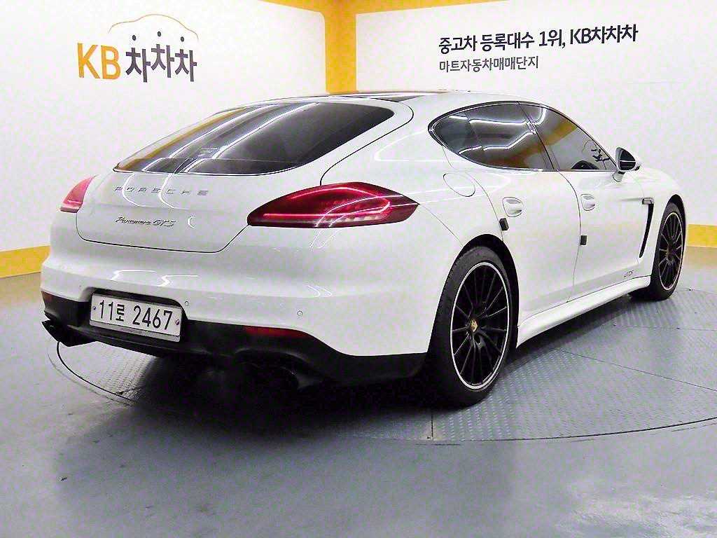 Porsche Panamera - Vista 4