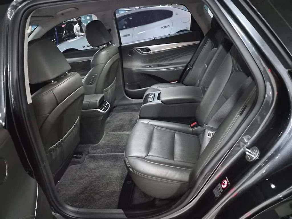 HYUNDAI Grandeur - Vista 7