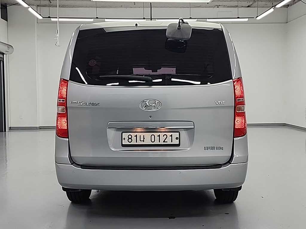 HYUNDAI Starex - Vista 3
