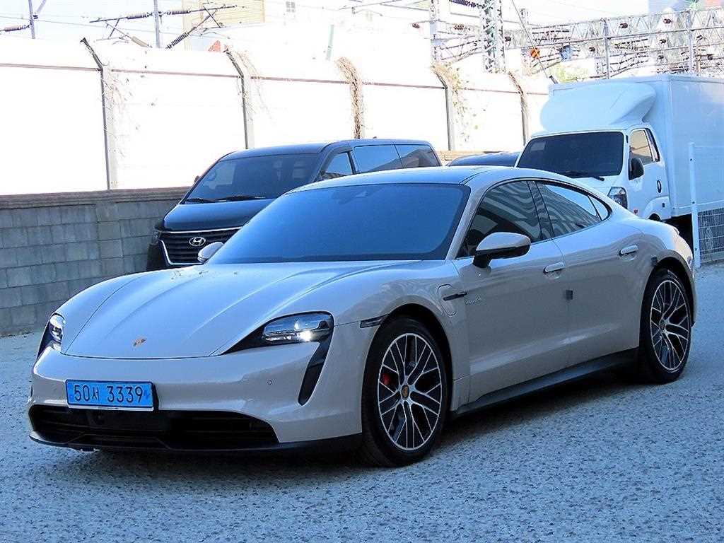 Porsche Taycan - Vista 2