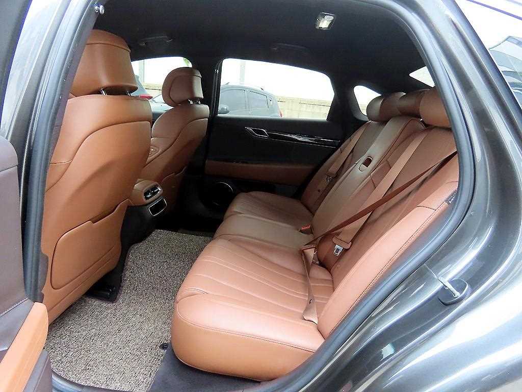 Genesis G80 - Vista 6