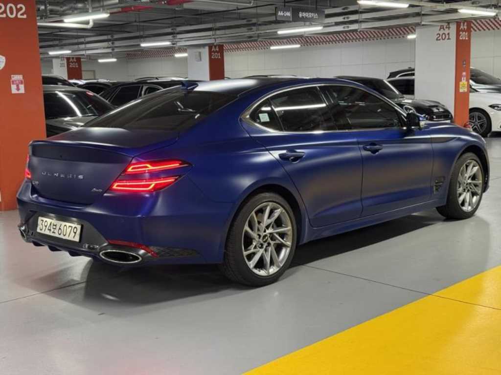 Genesis G70 - Vista 4