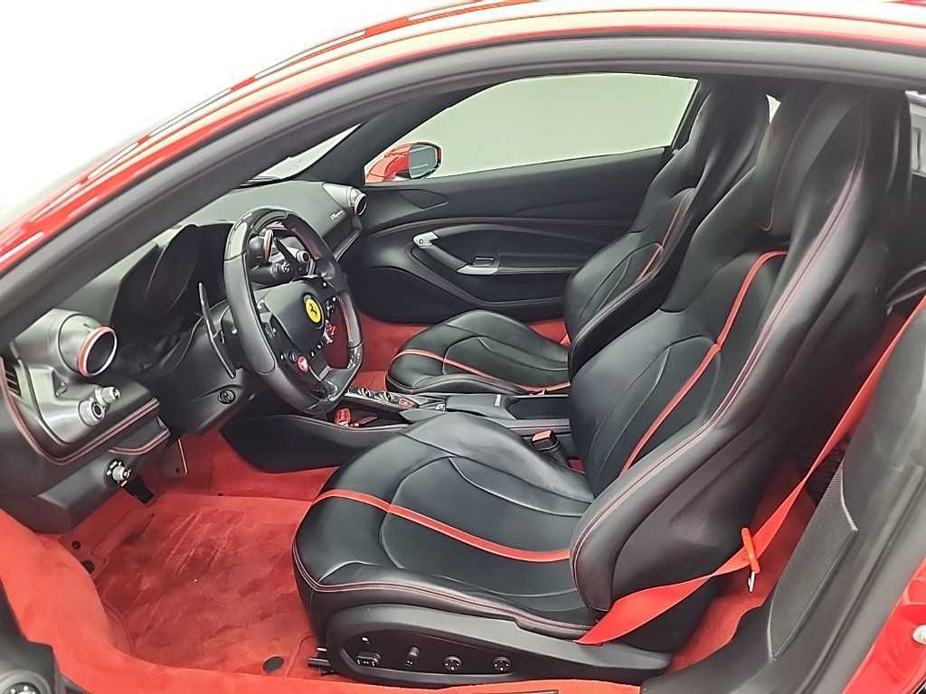 Ferrari F8 - Vista 11