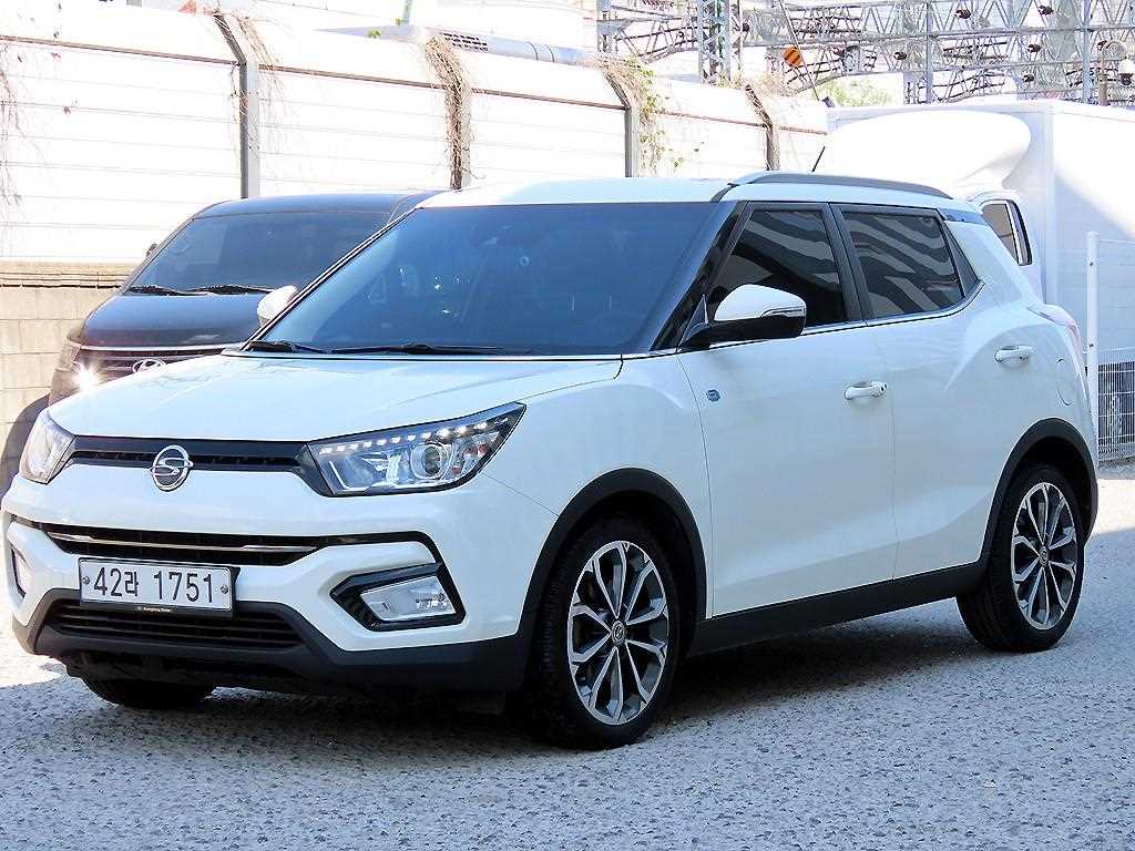Ssangyong Tivoli - Vista 2