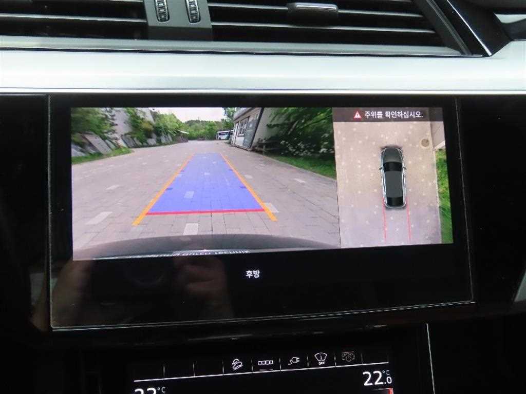 Audi e-Tron - Vista 9