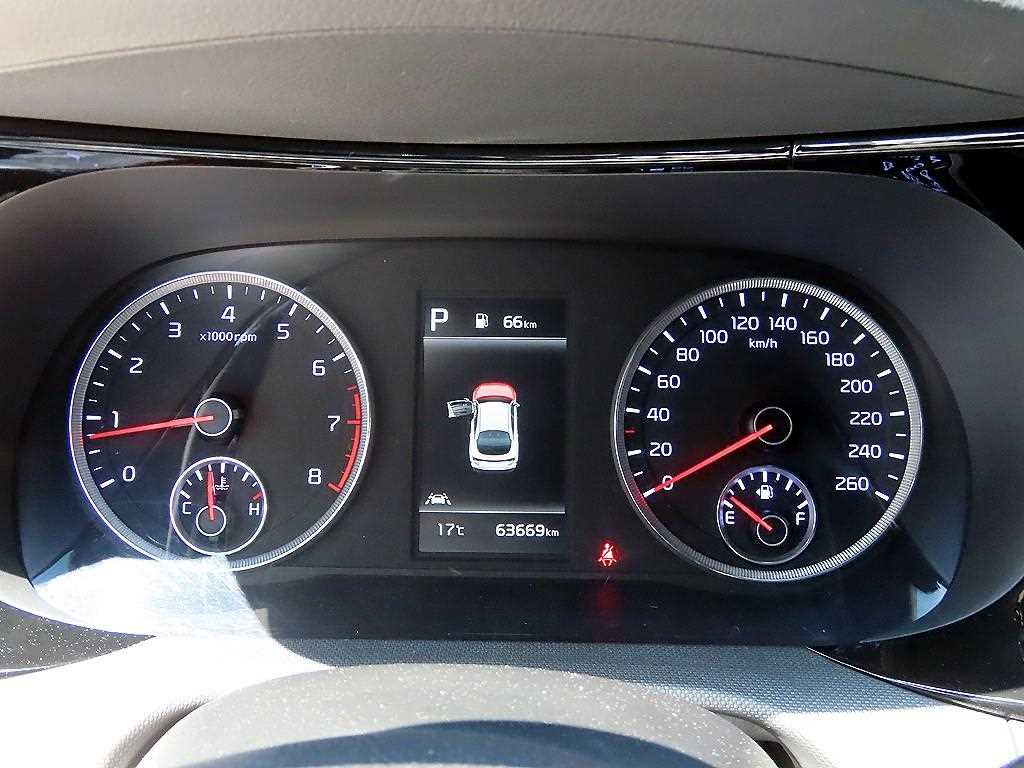 KIA K5 - Vista 9