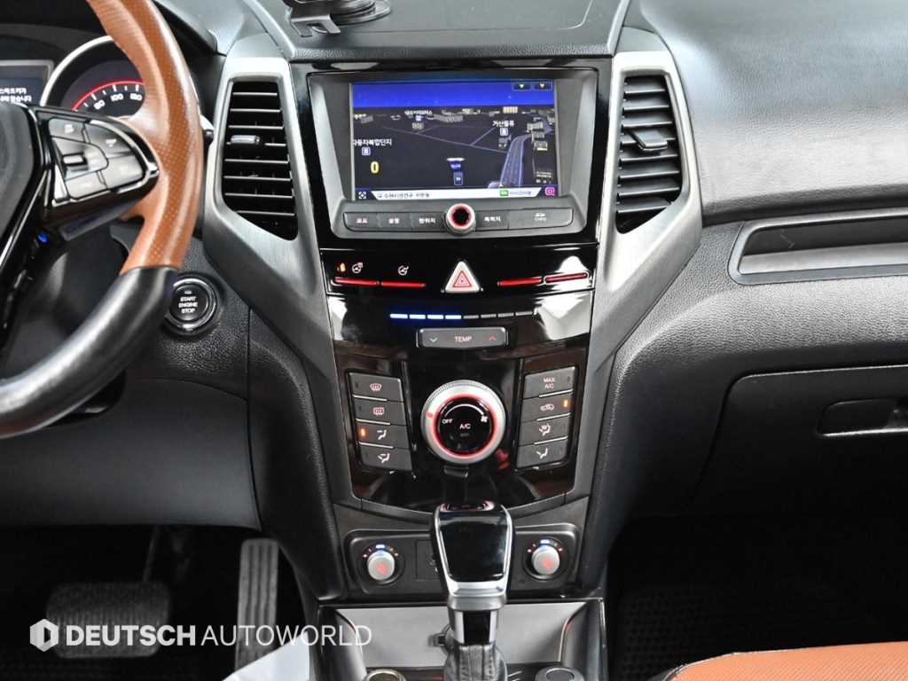 Ssangyong Tivoli 2019 Blanco - Importación desde Corea - HF Imports Iquique - Foto 14