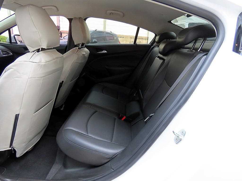 Chevrolet Cruise - Vista 6