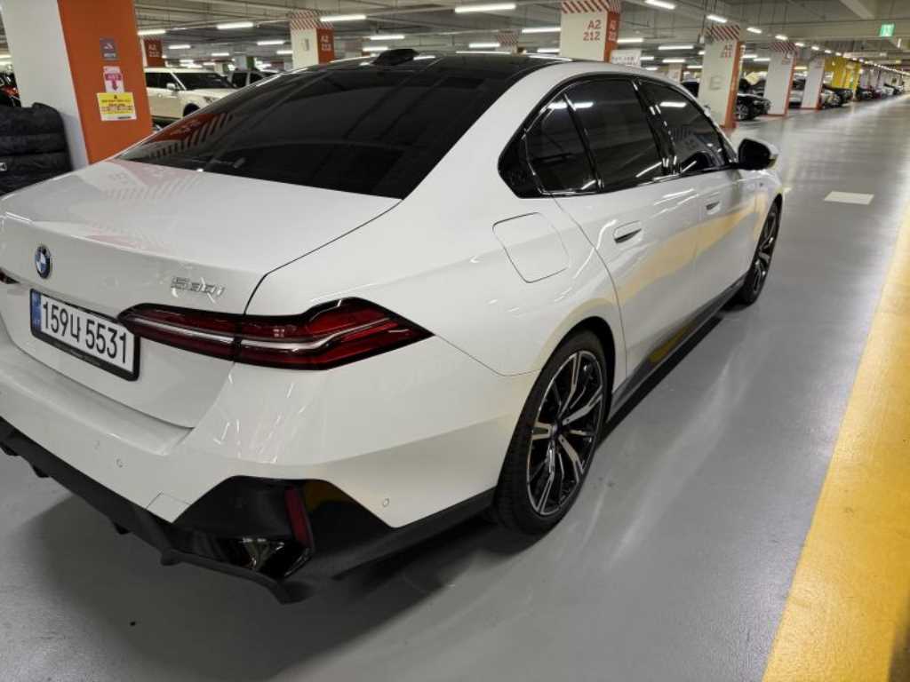 BMW 5 Series - Vista 5