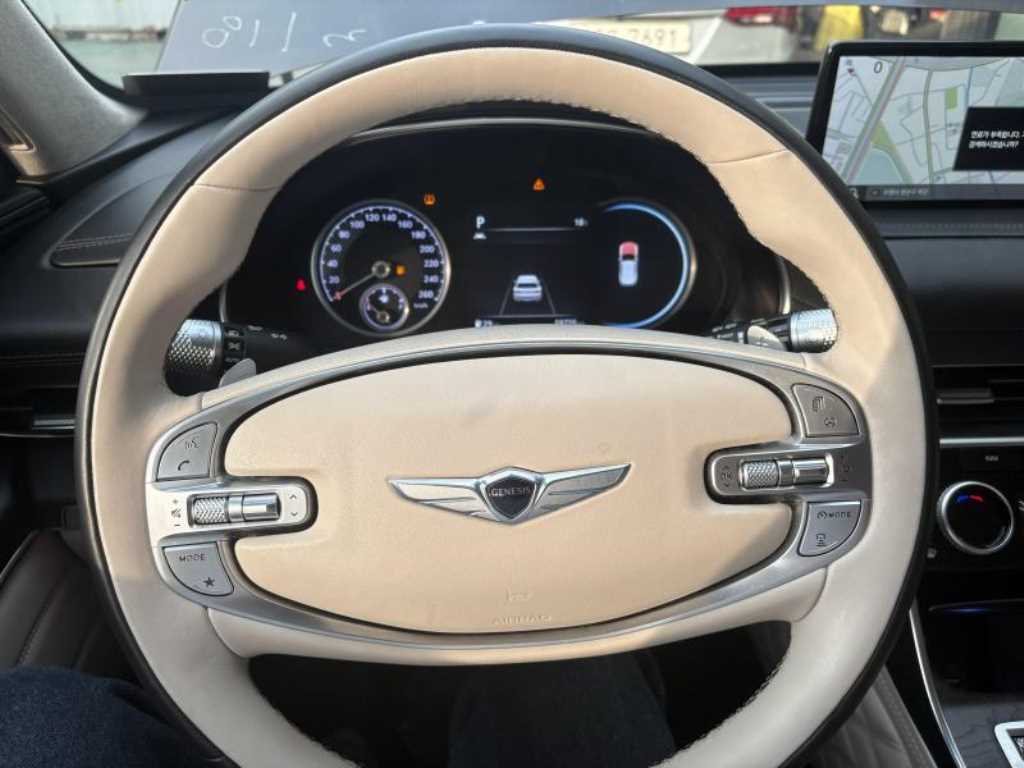 Genesis GV80 - Vista 8