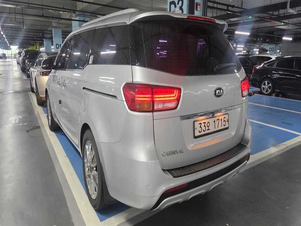 KIA Carnival - Vista 3