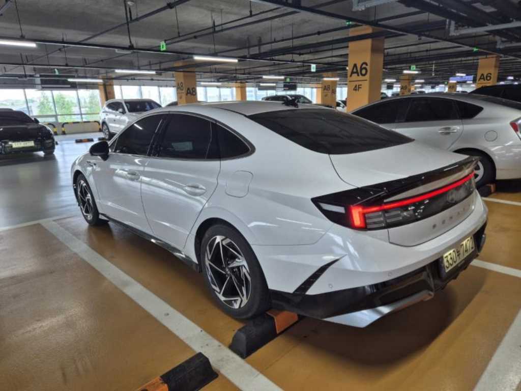 HYUNDAI Sonata - Vista 4