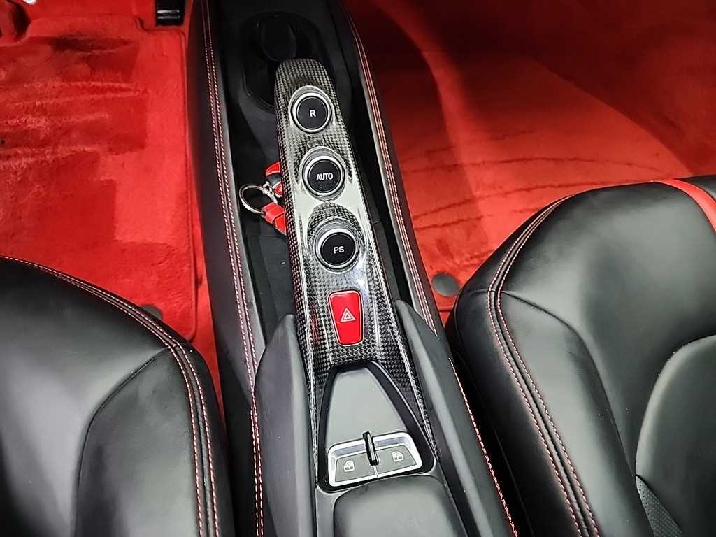 Ferrari F8 - Vista 8