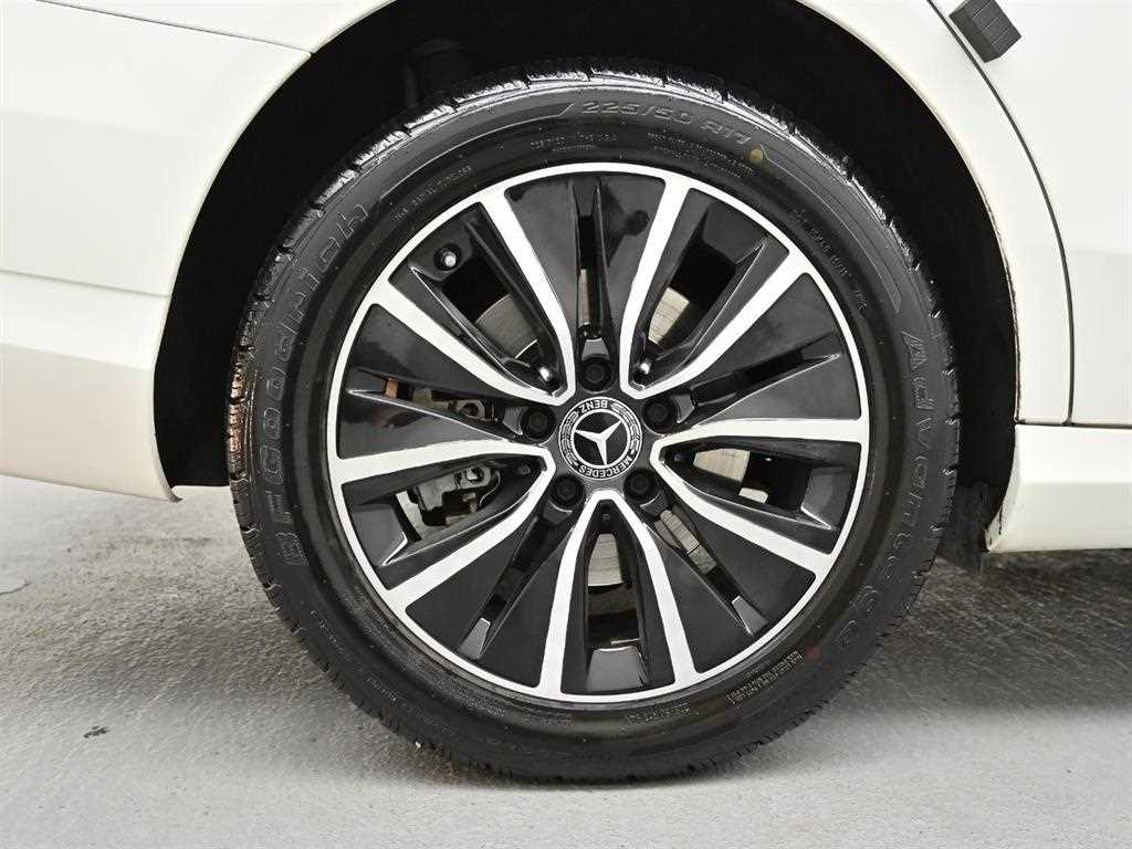 Mercedes Benz C Class - Vista 5